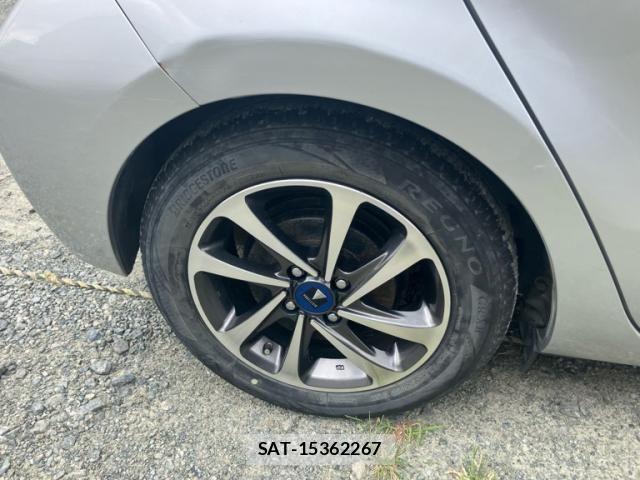 Toyota AQUA 2013-01 8658019-5