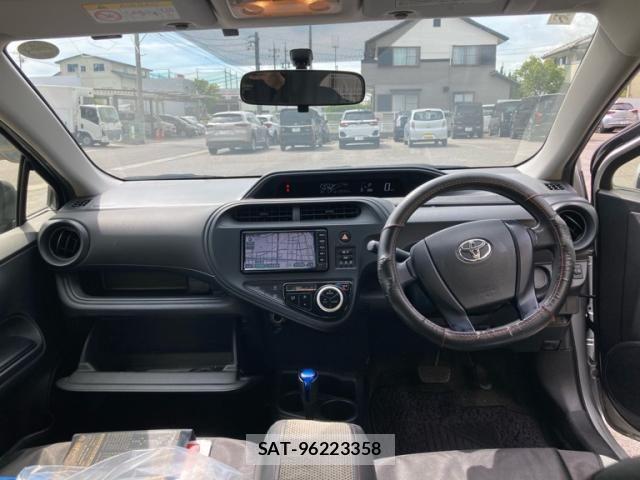 Toyota AQUA 2017-07 8658002-12