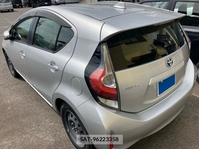 Toyota AQUA 2017-07 8658002-3