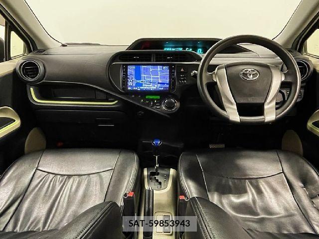 Toyota AQUA 2012-05 8658022-1