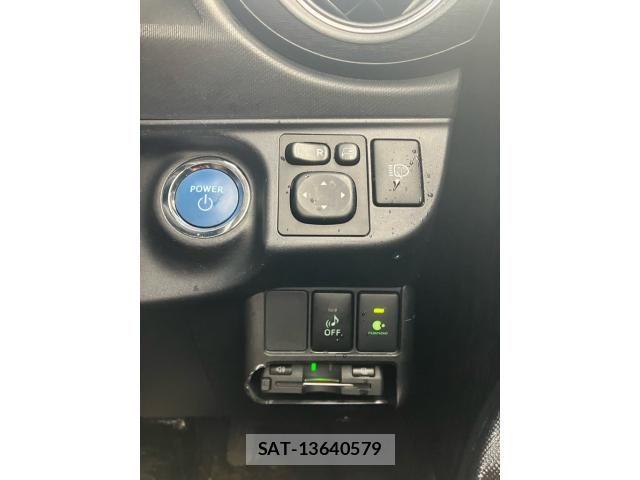 Toyota AQUA 2014-04 8658017-12