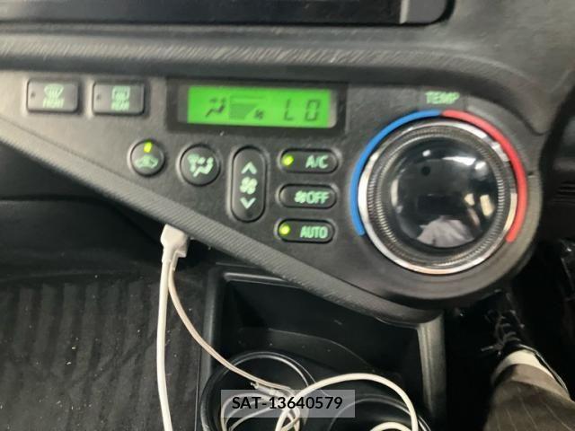 Toyota AQUA 2014-04 8658017-15