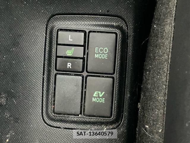 Toyota AQUA 2014-04 8658017-16