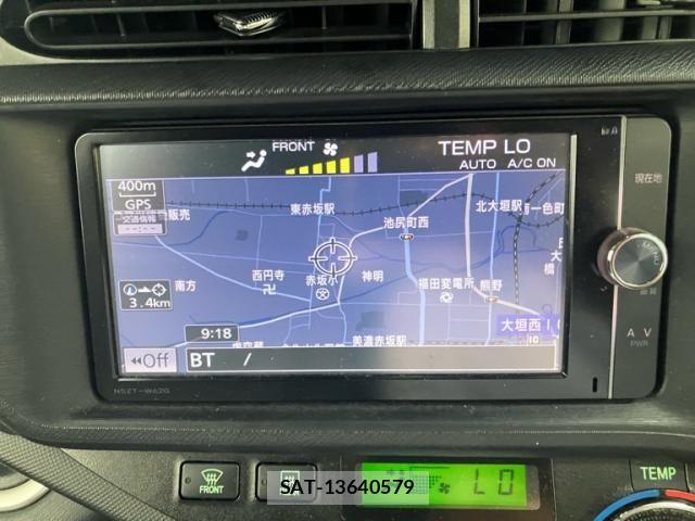 Toyota AQUA 2014-04 8658017-18