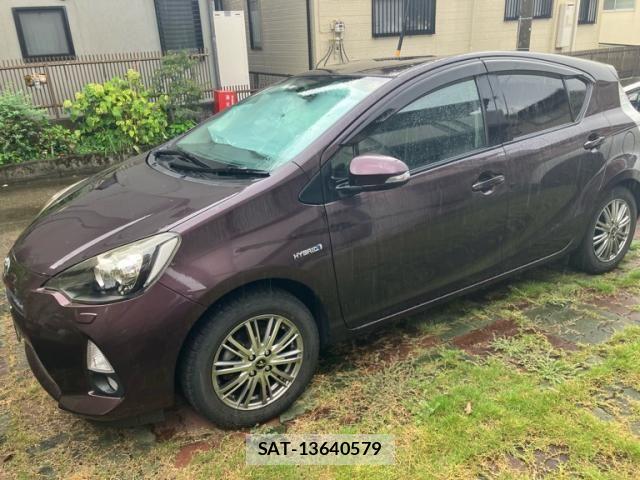 Toyota AQUA 2014-04 8658017-1