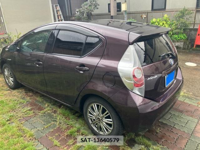 Toyota AQUA 2014-04 8658017-2