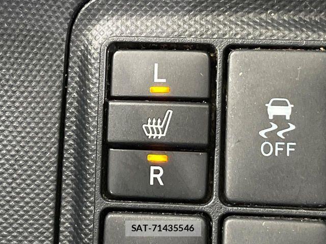 Toyota AQUA 2015-09 8657993-4
