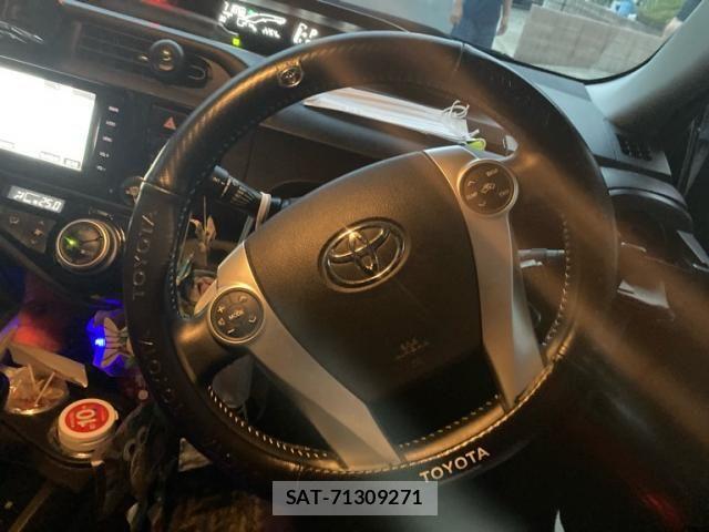 Toyota AQUA 2015-03 8658007-11