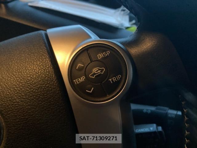 Toyota AQUA 2015-03 8658007-12