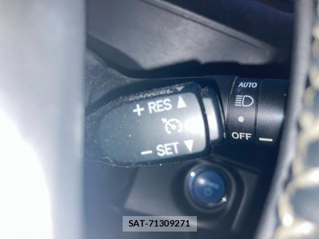 Toyota AQUA 2015-03 8658007-13