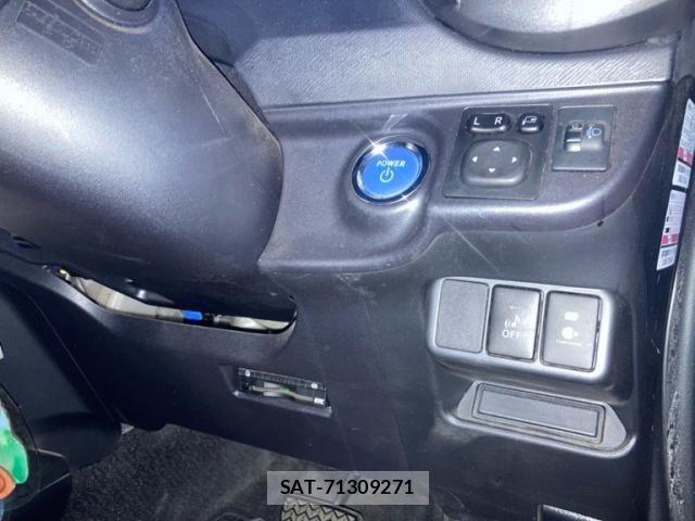Toyota AQUA 2015-03 8658007-14
