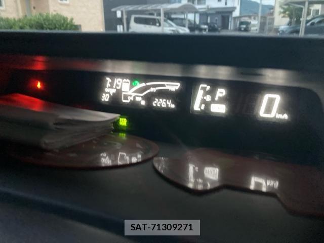 Toyota AQUA 2015-03 8658007-15