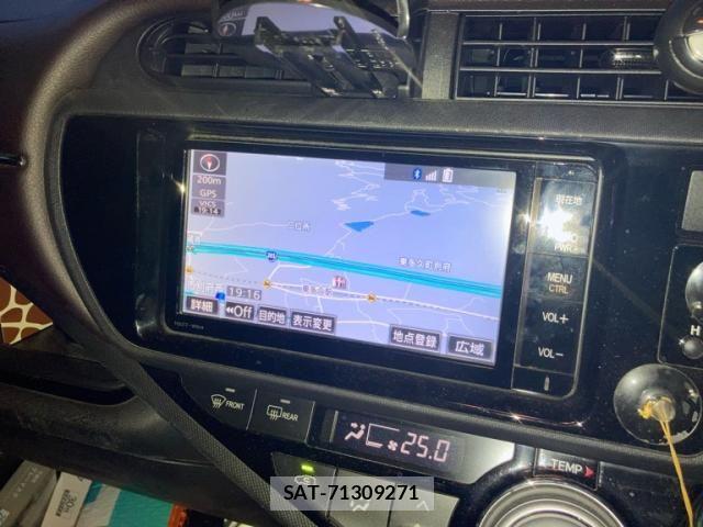Toyota AQUA 2015-03 8658007-17