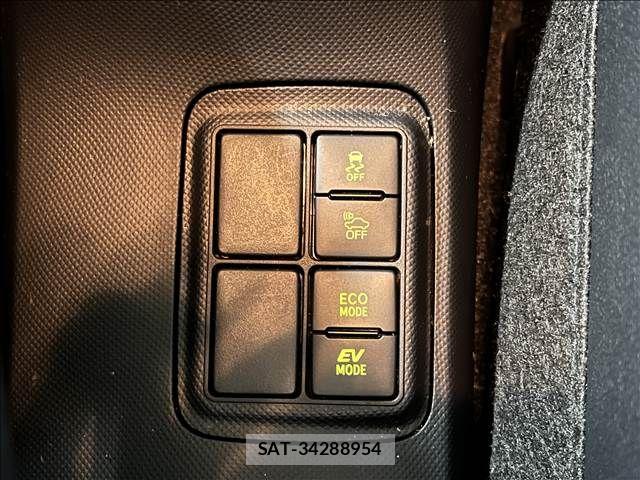 Toyota AQUA 2016-07 8657970-19