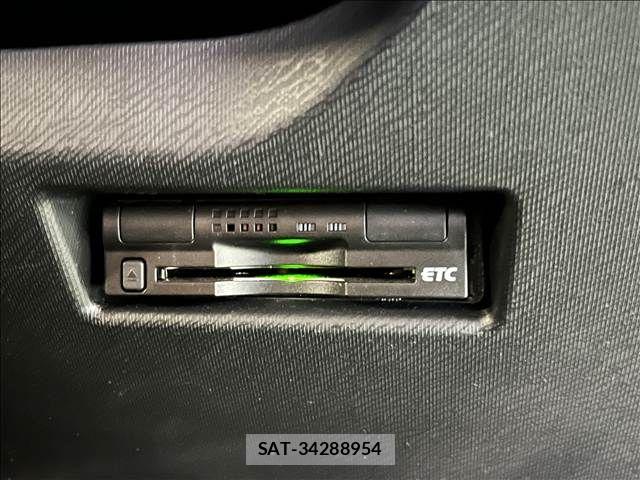 Toyota AQUA 2016-07 8657970-28