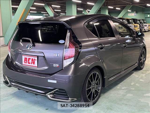 Toyota AQUA 2016-07 8657970-4