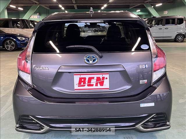 Toyota AQUA 2016-07 8657970-7