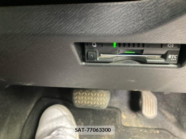 Toyota AQUA 2018-03 8657995-10