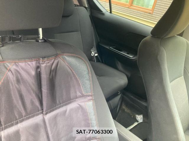 Toyota AQUA 2018-03 8657995-7