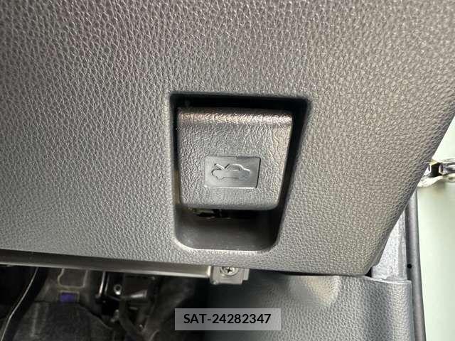 Toyota AQUA 2021-10 8657976-12