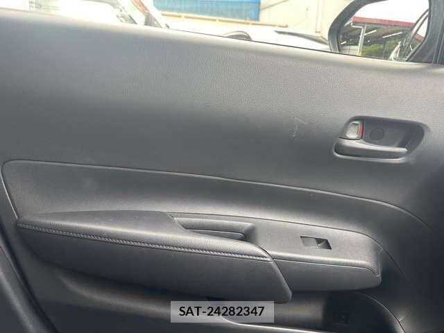 Toyota AQUA 2021-10 8657976-16