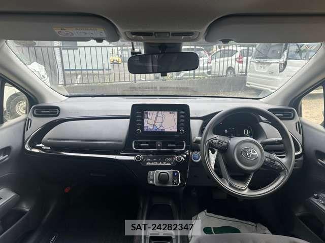 Toyota AQUA 2021-10 8657976-1