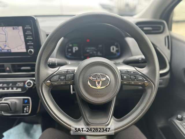 Toyota AQUA 2021-10 8657976-6