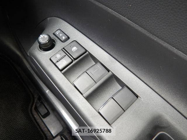 Toyota AQUA 2023-07 8665791-11