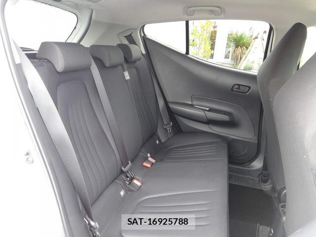 Toyota AQUA 2023-07 8665791-18