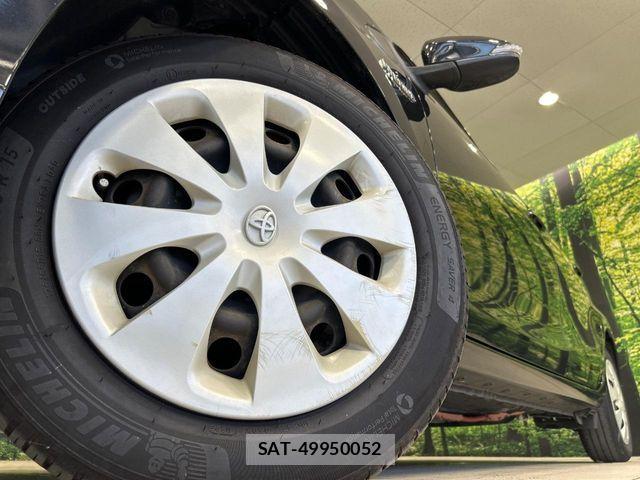 Toyota AQUA 2014-04 8657991-12