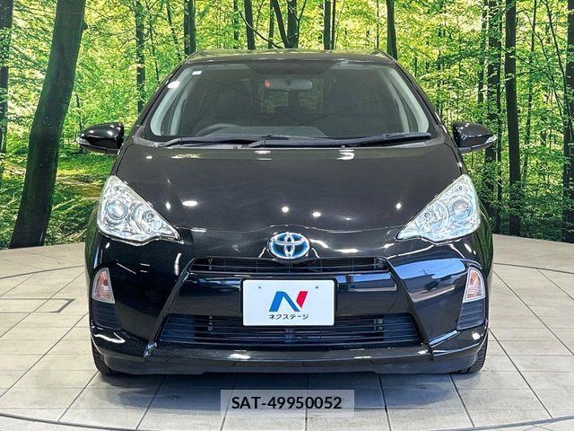 Toyota AQUA 2014-04 8657991-13