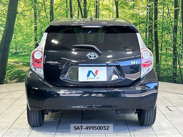 Toyota AQUA 2014-04 8657991-14