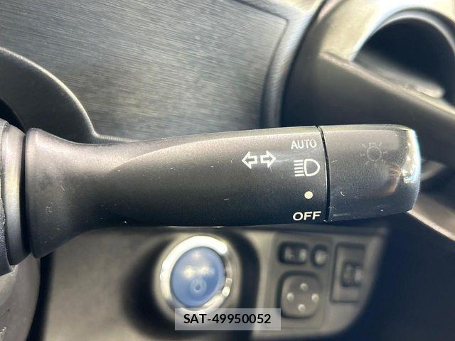 Toyota AQUA 2014-04 8657991-6