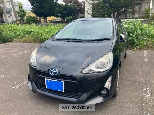 Toyota AQUA 2015-03 8658018-0