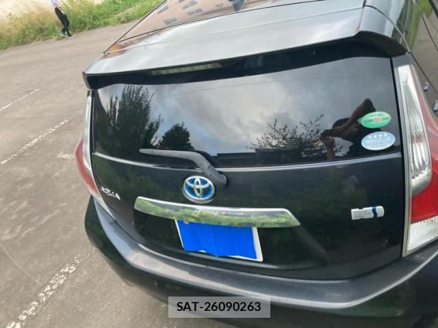 Toyota AQUA 2015-03 8658018-11