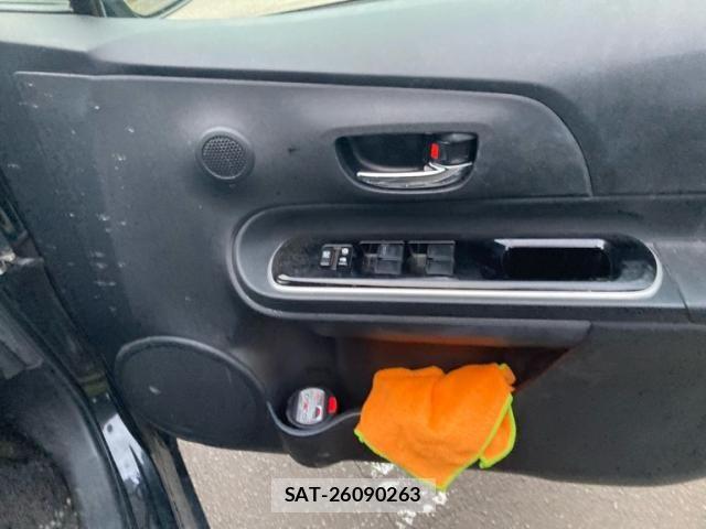 Toyota AQUA 2015-03 8658018-14