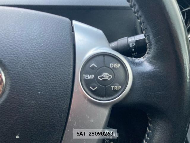 Toyota AQUA 2015-03 8658018-19