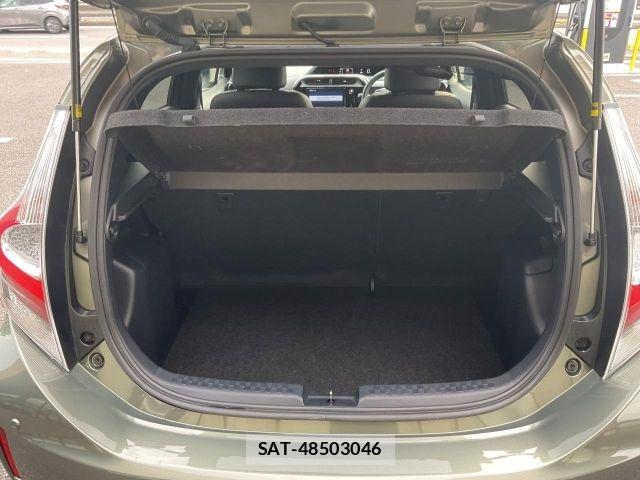 Toyota AQUA 2018-10 8657967-13