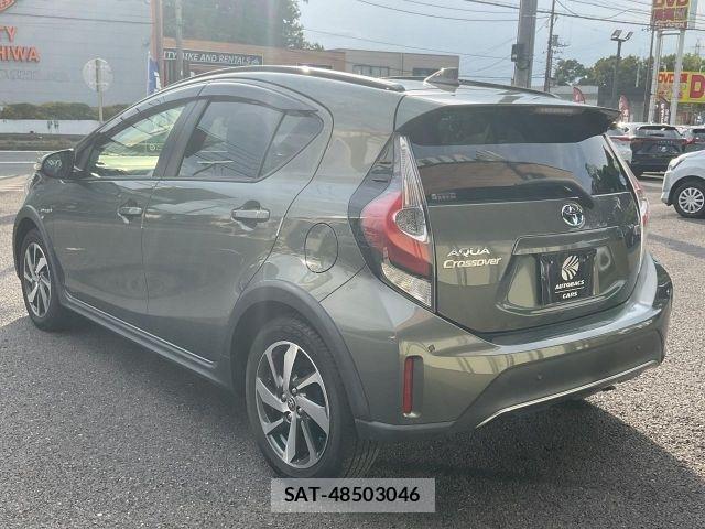 Toyota AQUA 2018-10 8657967-17