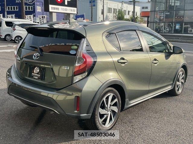 Toyota AQUA 2018-10 8657967-18