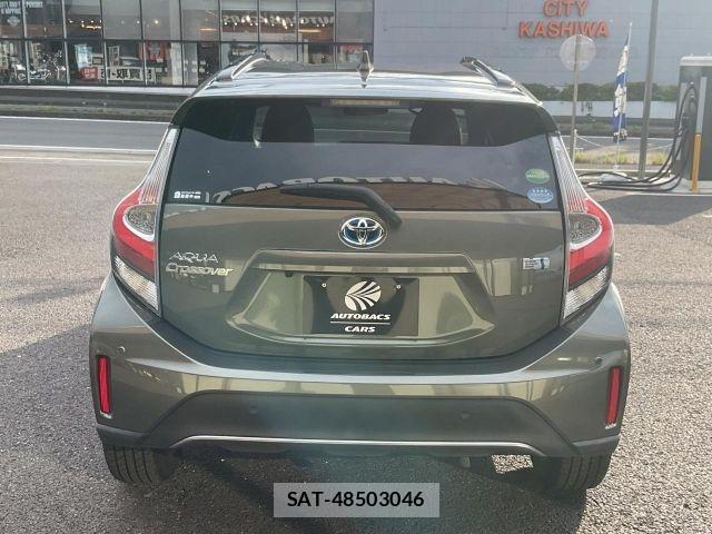 Toyota AQUA 2018-10 8657967-4
