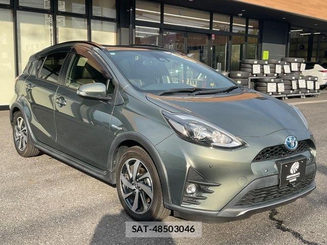 Toyota AQUA 2018-10 8657967-6