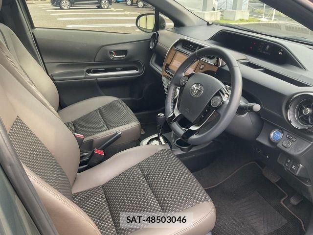 Toyota AQUA 2018-10 8657967-8