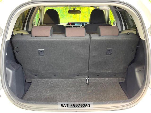 Toyota AQUA 2014-04 8657985-9