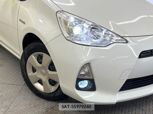 Toyota AQUA 2014-04 8657985-11