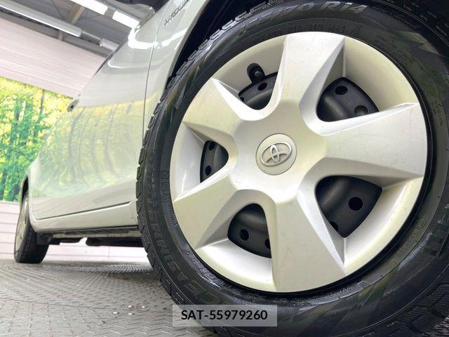 Toyota AQUA 2014-04 8657985-12