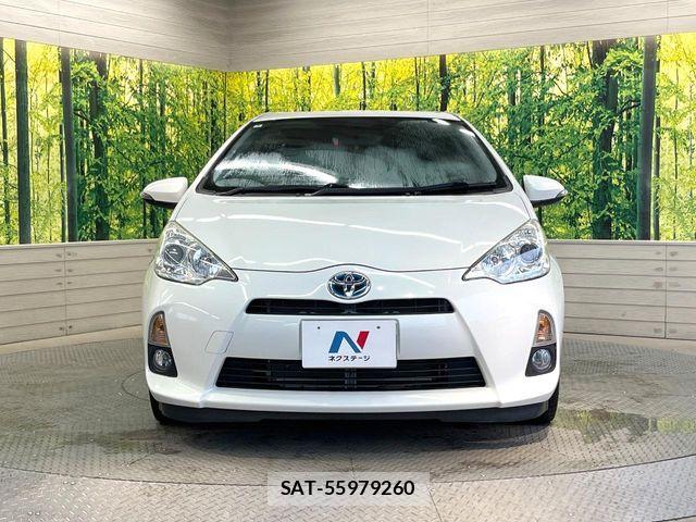 Toyota AQUA 2014-04 8657985-13