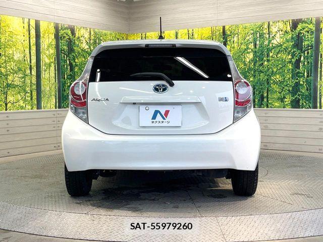 Toyota AQUA 2014-04 8657985-14