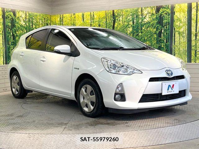 Toyota AQUA 2014-04 8657985-15
