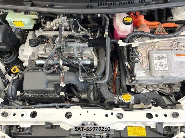 Toyota AQUA 2014-04 8657985-17